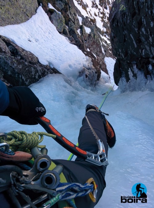 curso-escalada-hielo-pirineos-guias-boira (36)